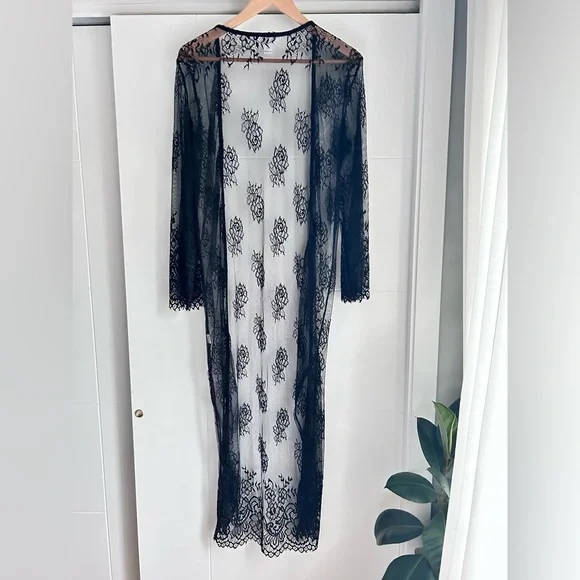 Revamped Black Lace Kimono - Picture 3 of 3